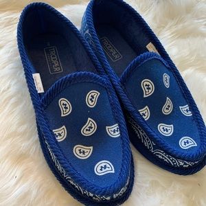 Bedroom slippers